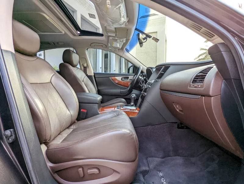 2017 Infiniti QX70 LUXURY thumbnail 8