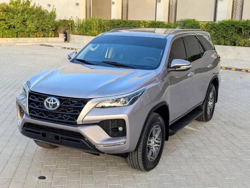 2017 Toyota Fortuner EXR thumbnail 2