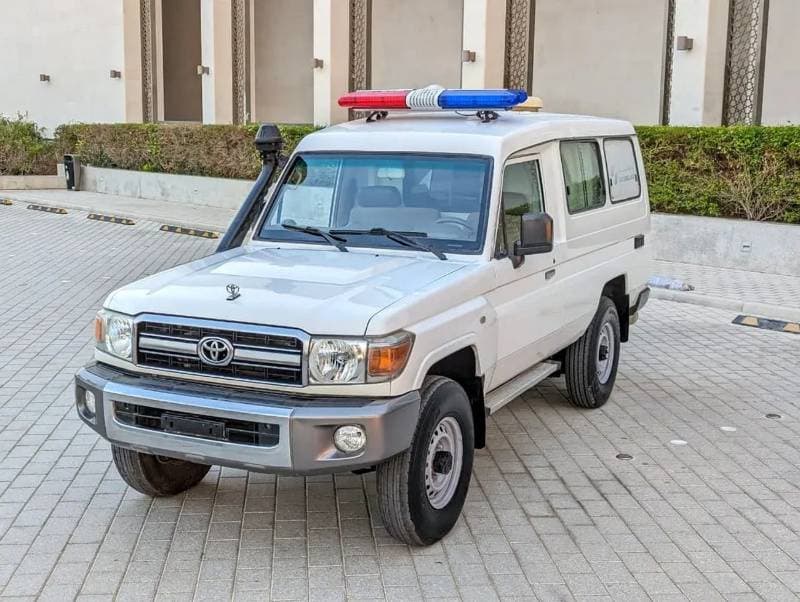 2019 Toyota Land Cruiser 70 LC79 GXR thumbnail 2