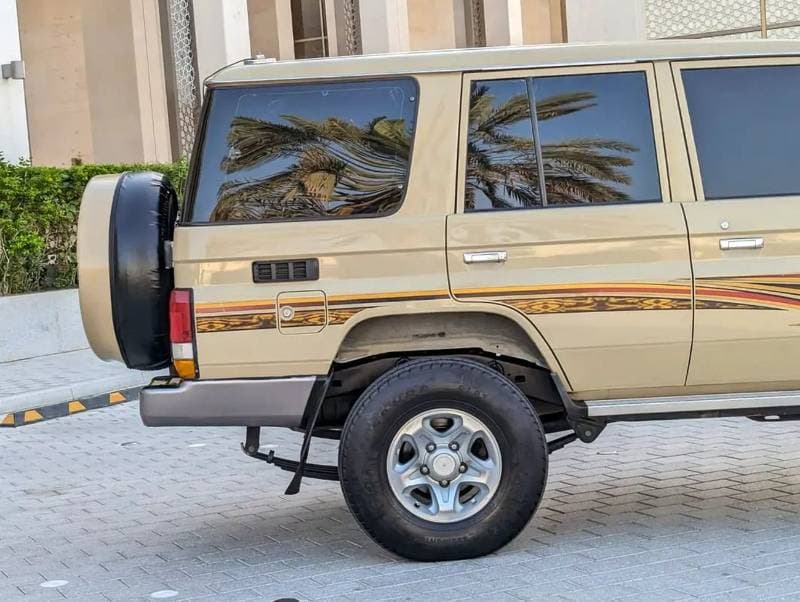 2012 Toyota Land Cruiser 70 Diesel thumbnail 8