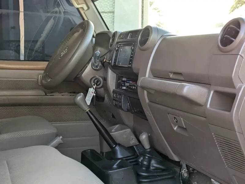 2012 Toyota Land Cruiser 70 Diesel thumbnail 7