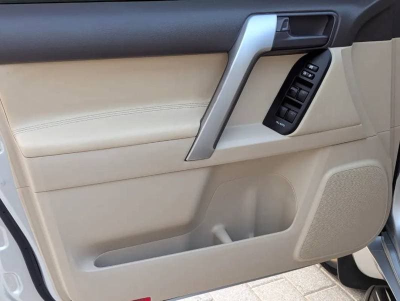 2018 Toyota Prado EXR thumbnail 7