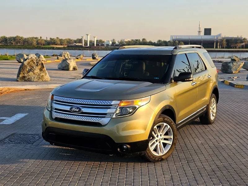 2013 Ford Explorer XLT thumbnail 2