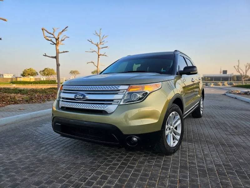 2013 Ford Explorer XLT thumbnail 4