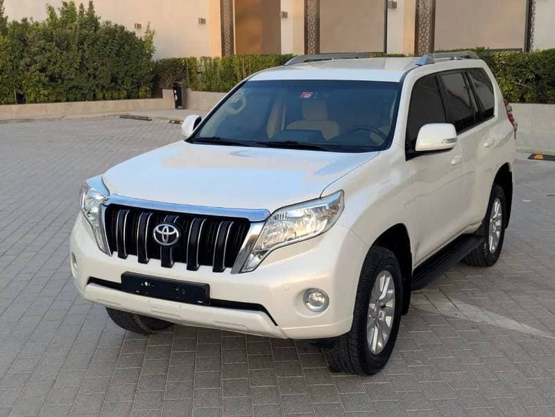 2017 Toyota Prado GXR thumbnail 3