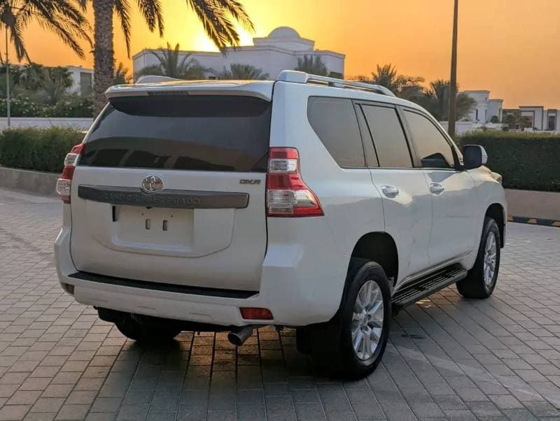 2017 Toyota Prado GXR thumbnail 4