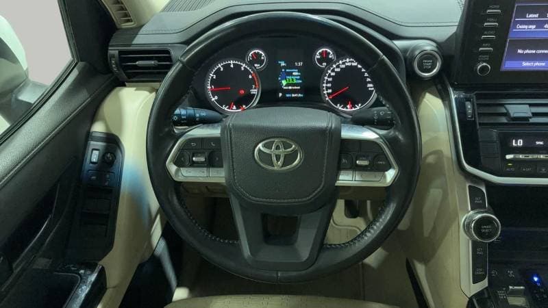 2022 Toyota Land Cruiser EXR thumbnail 8