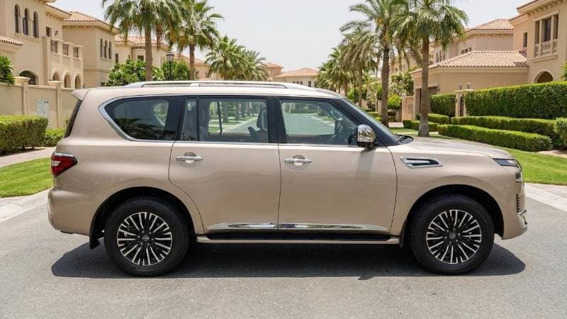 2023 Nissan Patrol SE PLATINUM CITY thumbnail 3