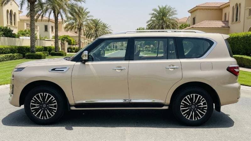 2023 Nissan Patrol SE PLATINUM CITY thumbnail 5