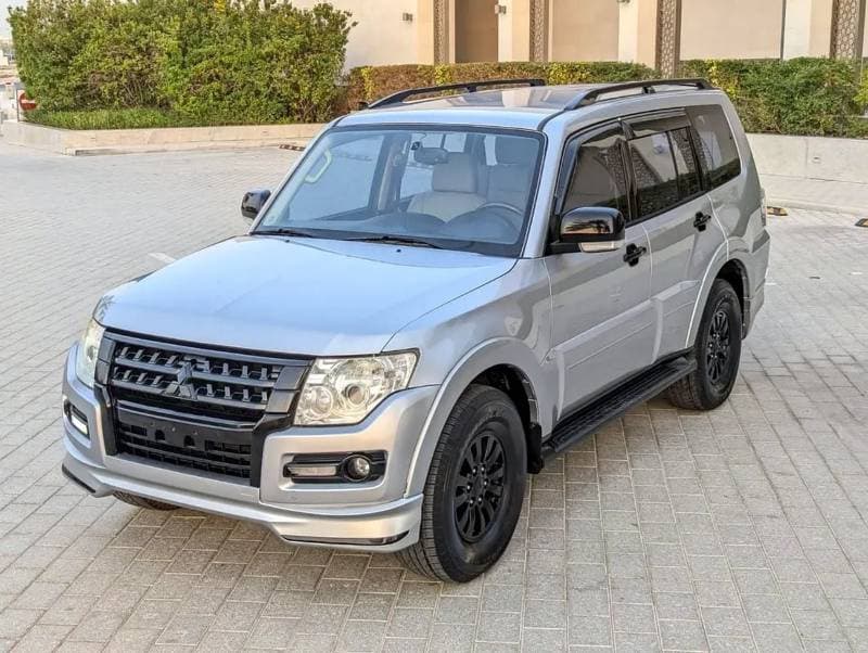 2015 Mitsubishi Pajero GLS MIDLINE thumbnail 2