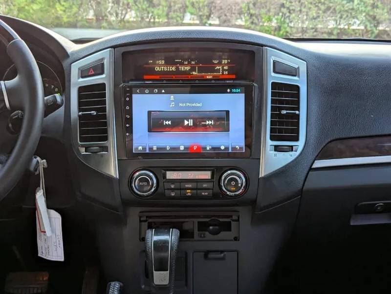 2015 Mitsubishi Pajero GLS MIDLINE thumbnail 4