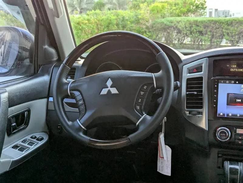 2015 Mitsubishi Pajero GLS MIDLINE thumbnail 8