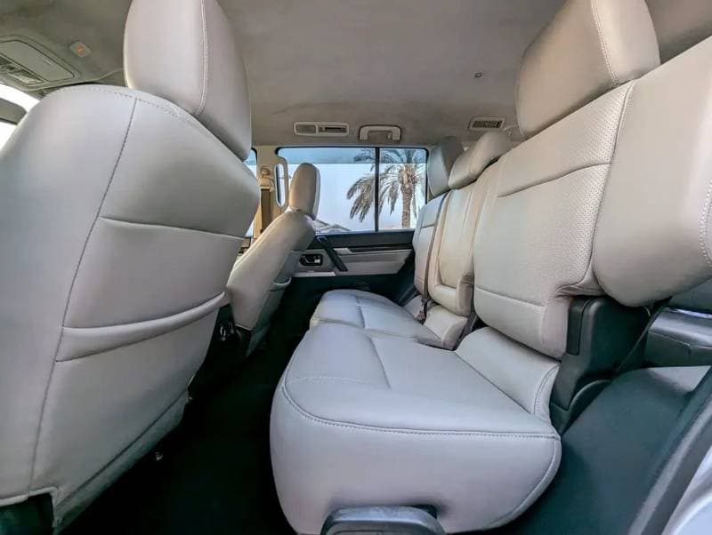 2015 Mitsubishi Pajero GLS MIDLINE thumbnail 5