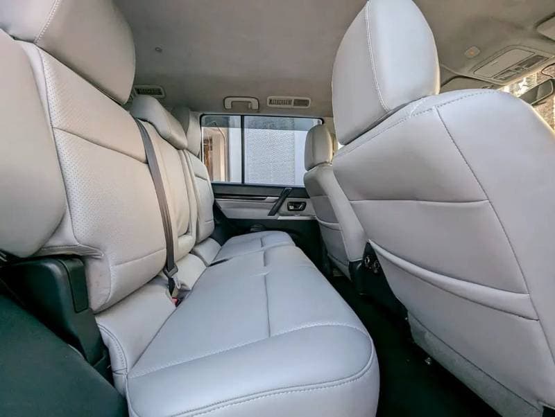 2015 Mitsubishi Pajero GLS MIDLINE thumbnail 6