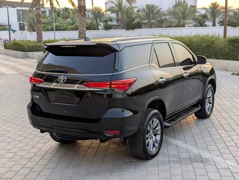 2019 Toyota Fortuner VXR thumbnail 5