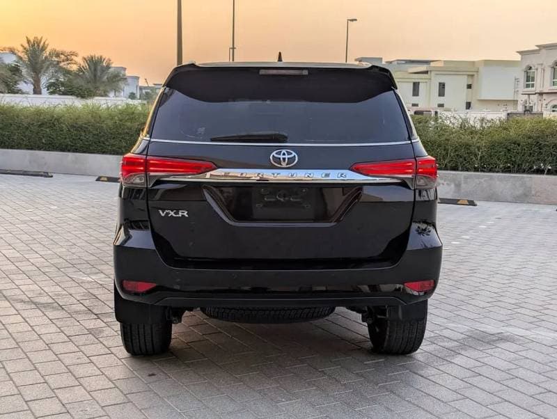 2019 Toyota Fortuner VXR thumbnail 6