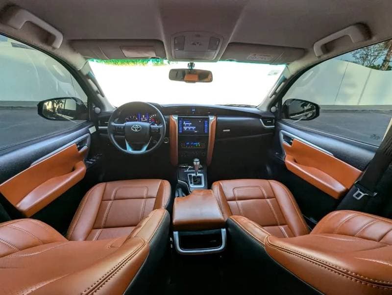 2019 Toyota Fortuner VXR thumbnail 8