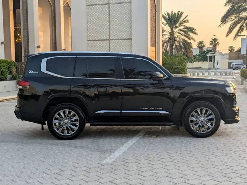2022 Toyota Land Cruiser EXR thumbnail 7
