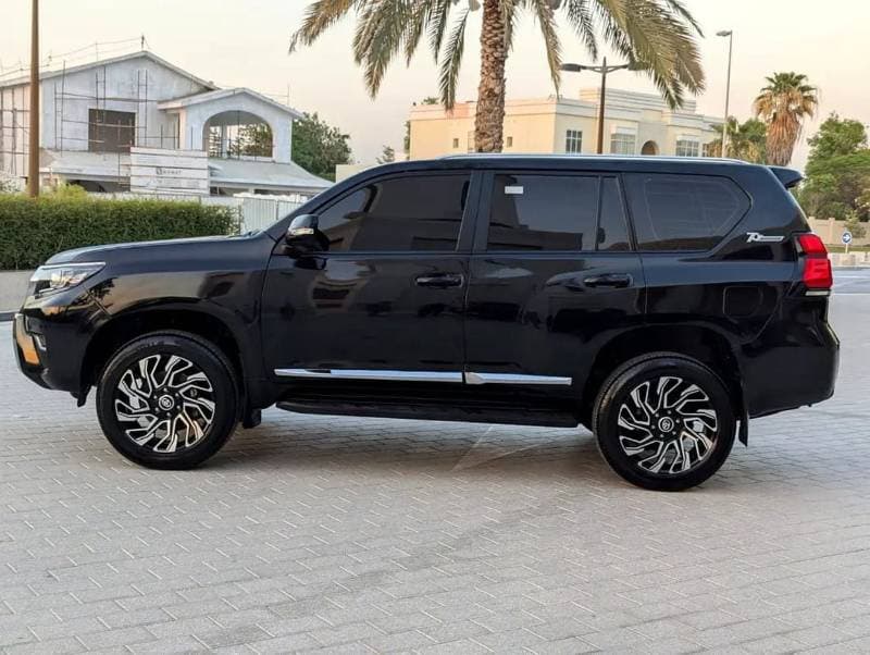 2023 Toyota Prado TX L thumbnail 4