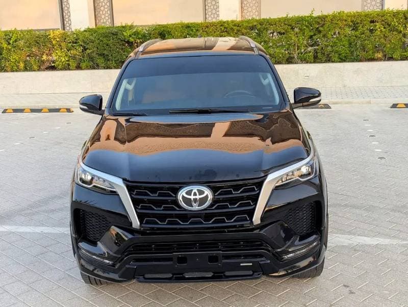 2017 Toyota Fortuner EXR thumbnail 3