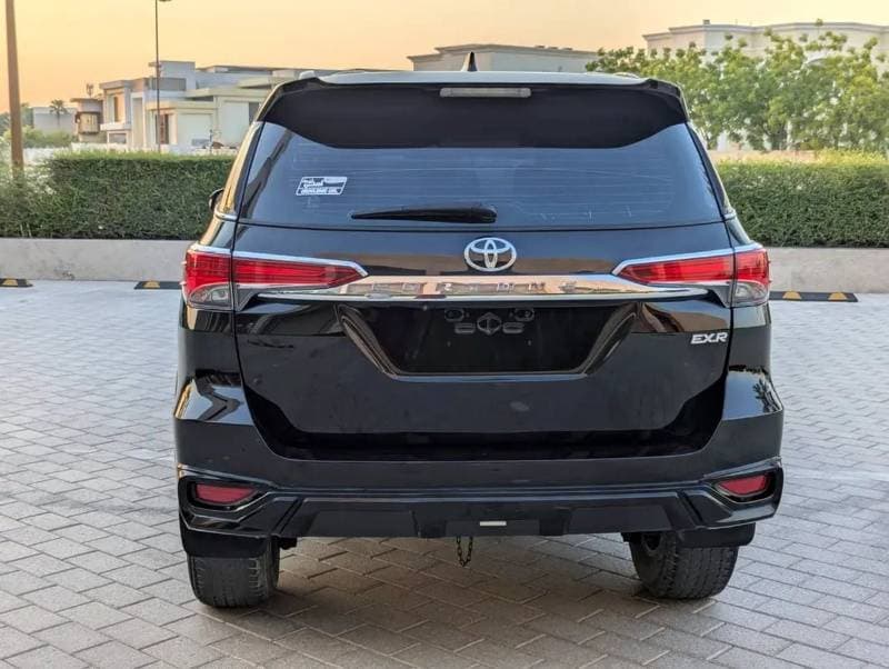 2017 Toyota Fortuner EXR thumbnail 6