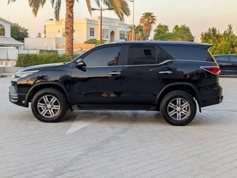 2017 Toyota Fortuner EXR thumbnail 7