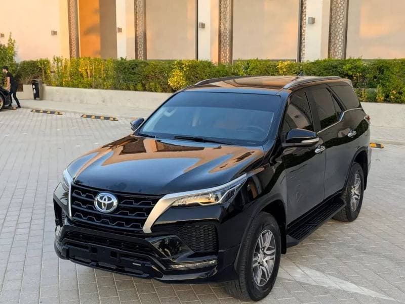 2017 Toyota Fortuner EXR thumbnail 8