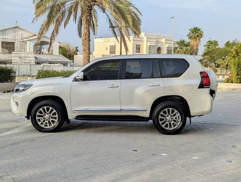 2019 Toyota Prado EXR thumbnail 8