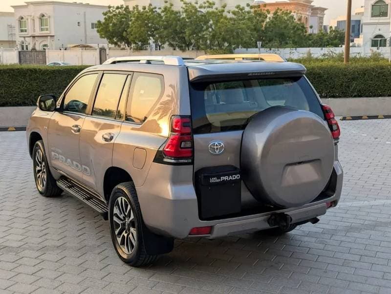 2022 Toyota Prado TX L thumbnail 8