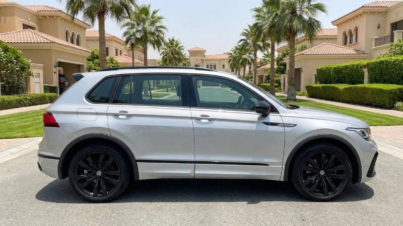 2023 Volkswagen Tiguan thumbnail 3