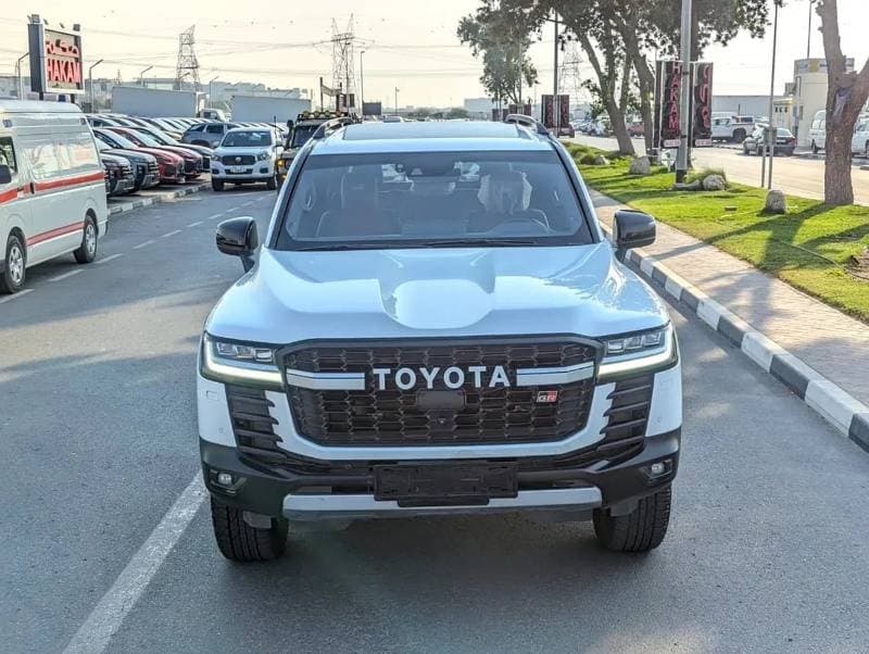 2022 Toyota Land Cruiser GR SPORT thumbnail 3