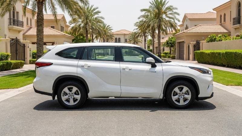 2023 Toyota Highlander GXR thumbnail 3
