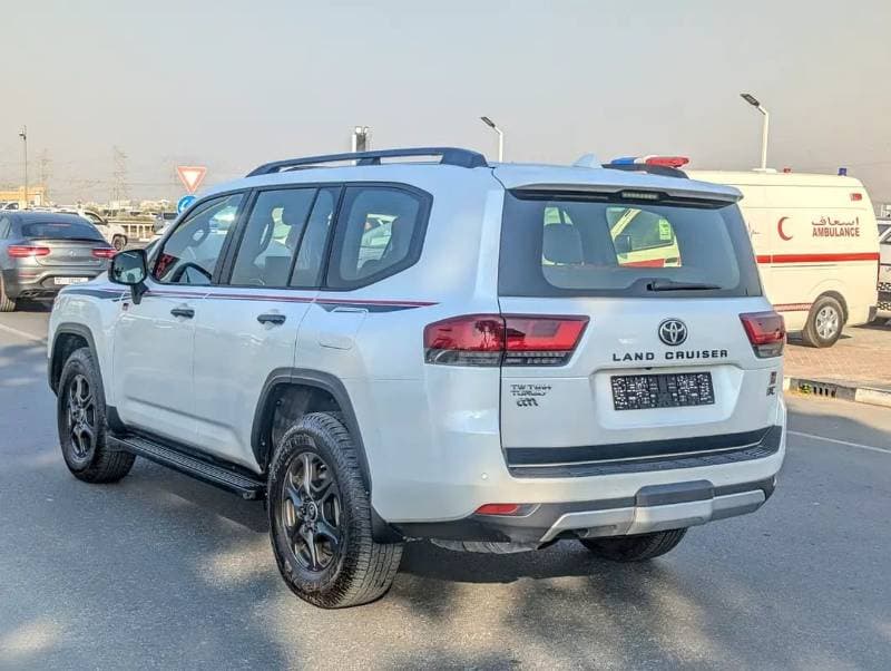 2022 Toyota Land Cruiser GR SPORT thumbnail 5