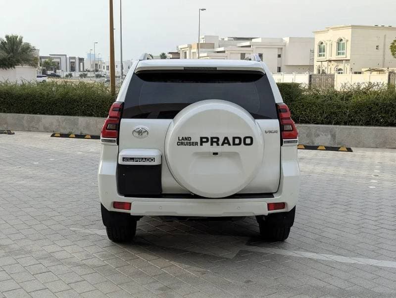2018 Toyota Prado VXR thumbnail 4