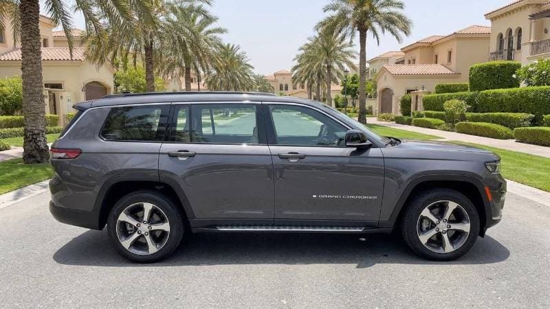 2024 Jeep Grand Cherokee LIMITED thumbnail 3
