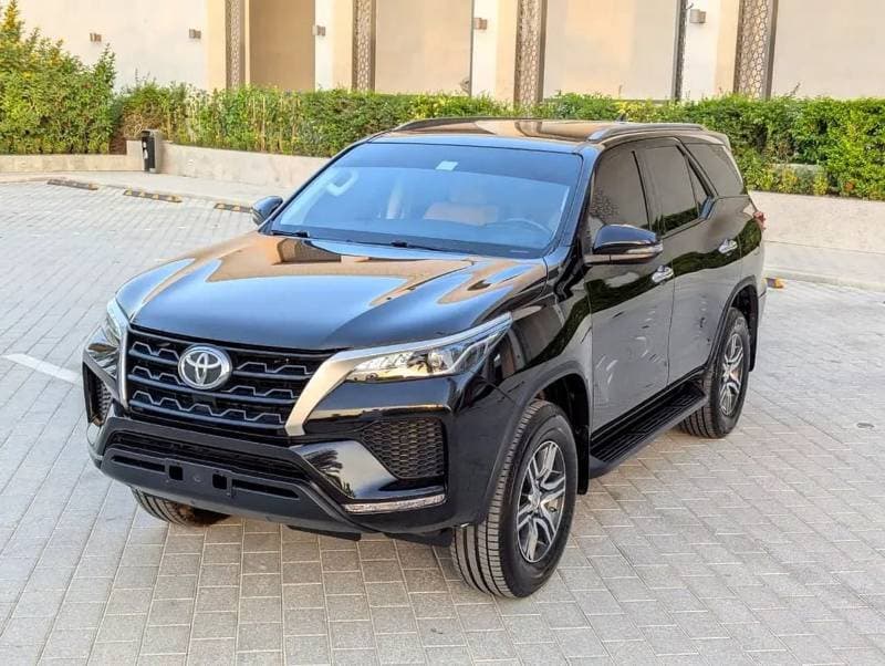 2024 Toyota Fortuner EXR thumbnail 2