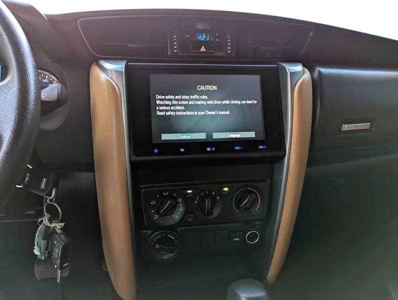 2024 Toyota Fortuner EXR thumbnail 8