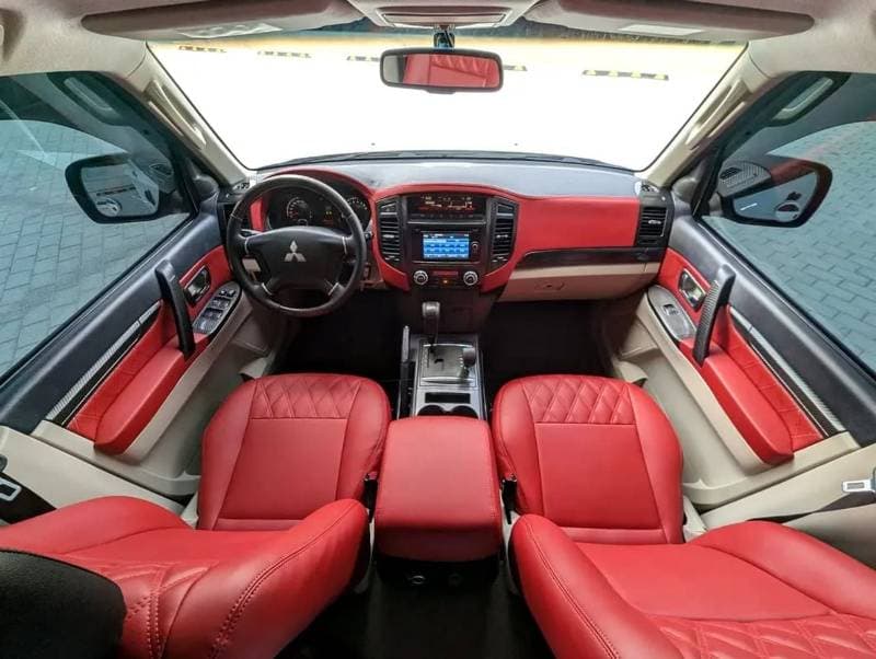 2016 Mitsubishi Pajero GLS MIDLINE thumbnail 3