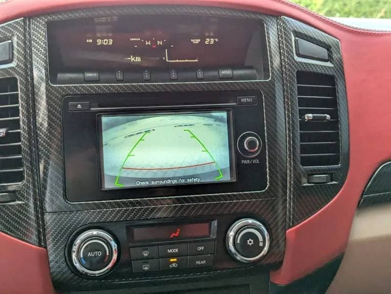 2016 Mitsubishi Pajero GLS MIDLINE thumbnail 8