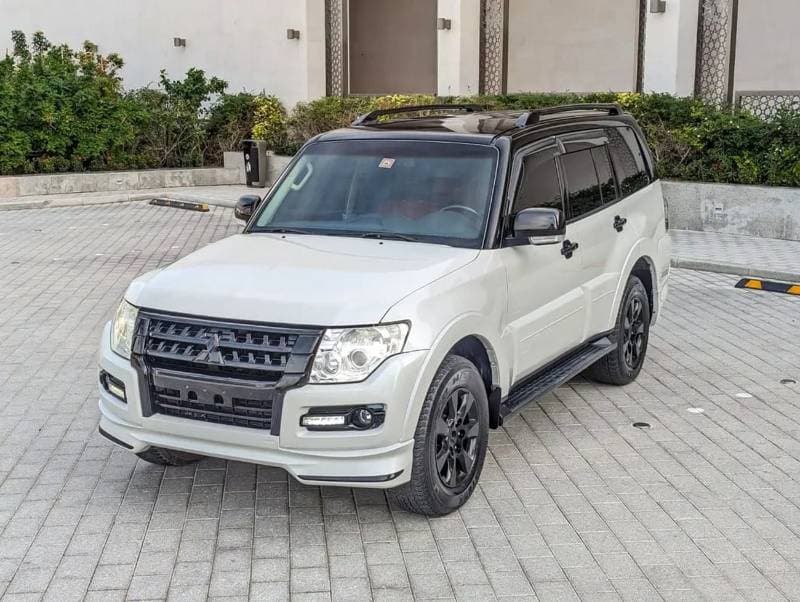 2016 Mitsubishi Pajero GLS MIDLINE thumbnail 2