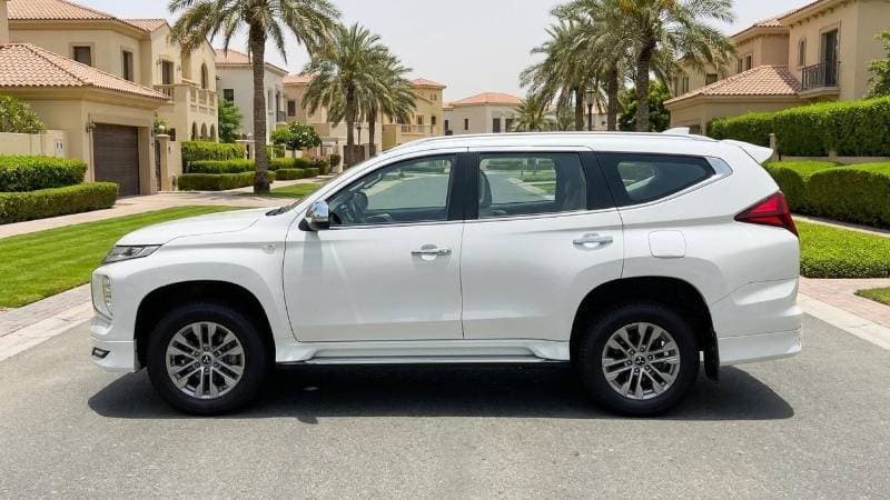 2022 Mitsubishi Montero Sport GLX thumbnail 5