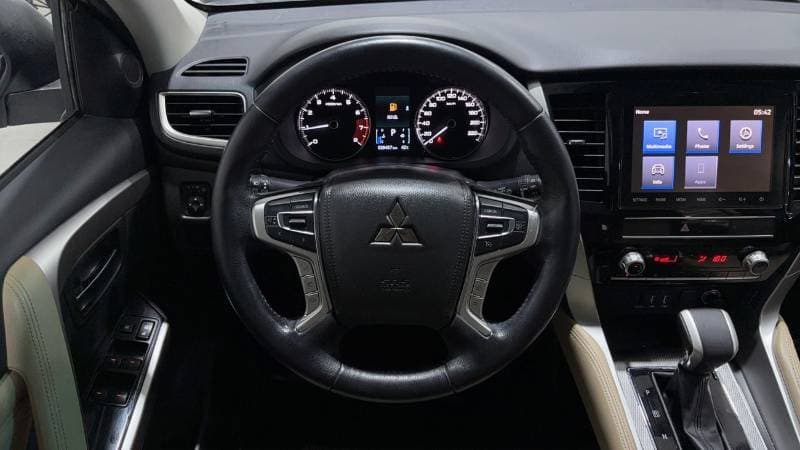 2022 Mitsubishi Montero Sport GLX thumbnail 8