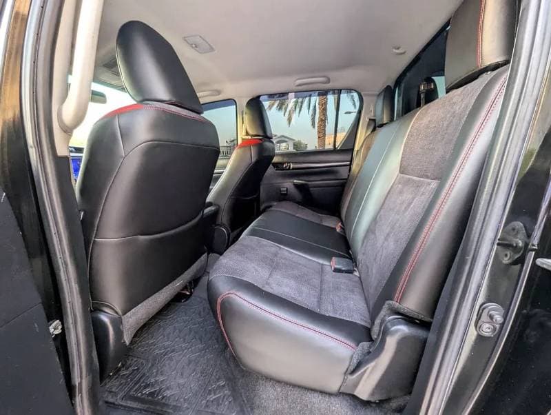 2020 Toyota Hilux GR SPORT thumbnail 3