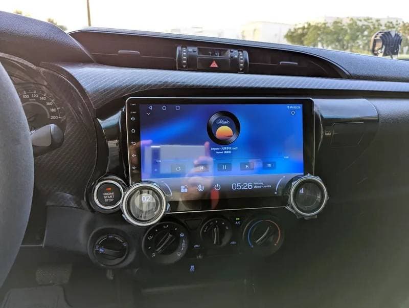 2020 Toyota Hilux GR SPORT thumbnail 6