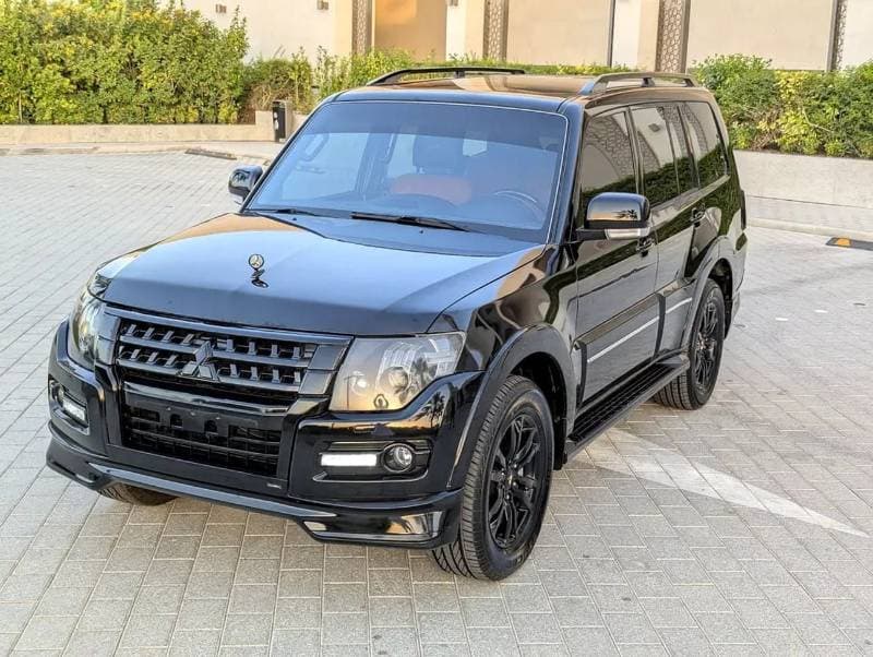 2020 Mitsubishi Pajero GLS thumbnail 2