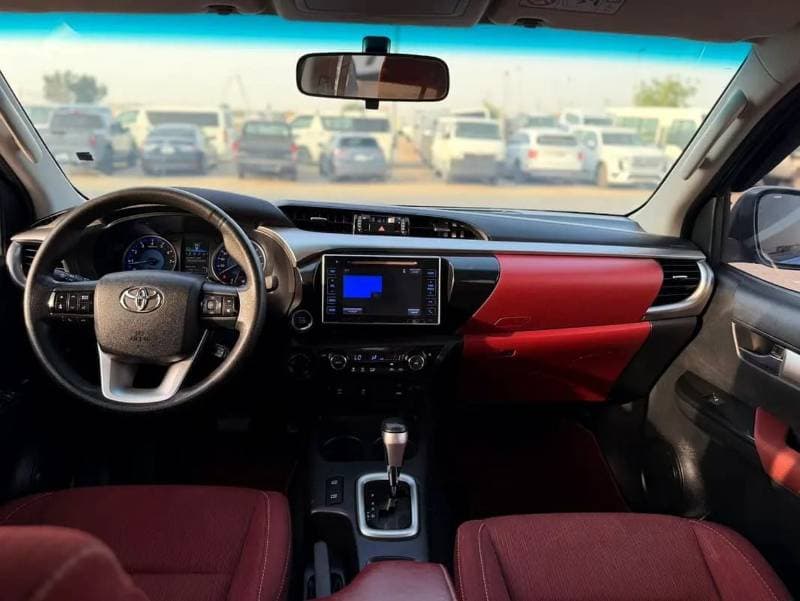 2018 Toyota Hilux TRD thumbnail 4