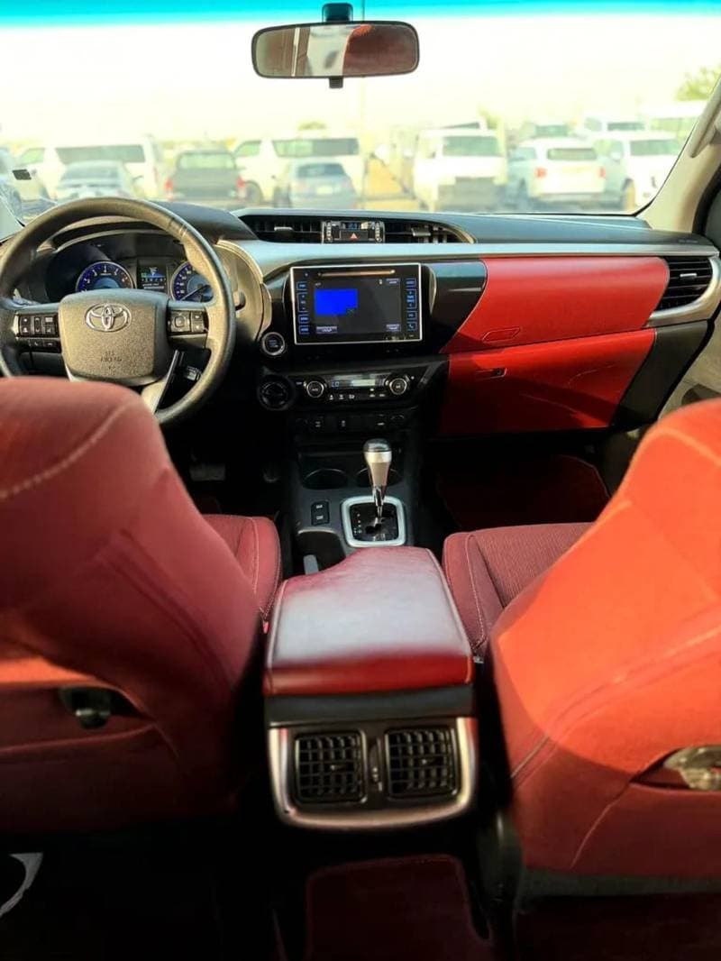 2018 Toyota Hilux TRD thumbnail 8