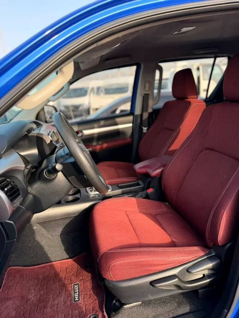 2018 Toyota Hilux TRD thumbnail 3