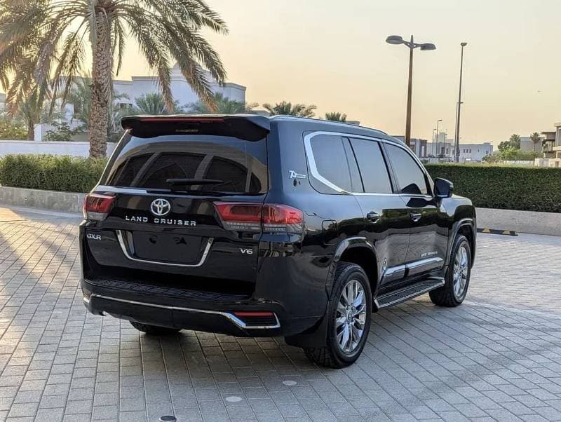 2020 Toyota Land Cruiser GXR thumbnail 5