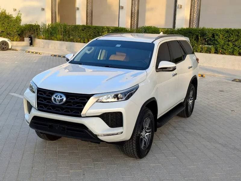 2024 Toyota Fortuner EXR thumbnail 2